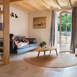 Hébergement de vacances L'heritier, Maison Climatisee, 12pers Avec Piscine, Marzens